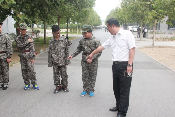 笑容绽放　情融军旅