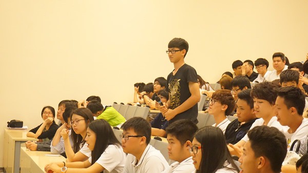 青春有你，一路同行