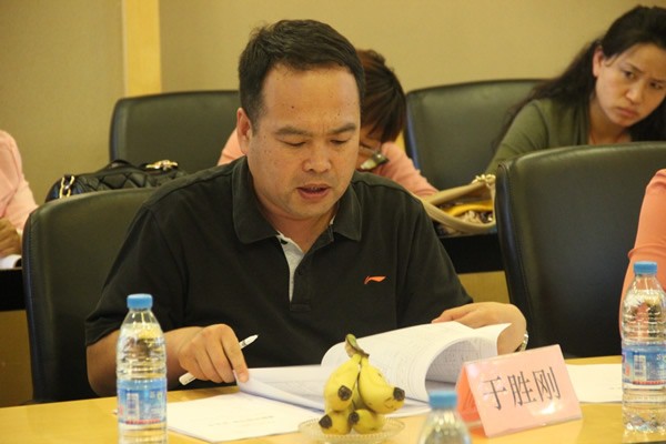 恒信彩学校2013-2014年度教师课题第二次开题答辩圆满完成