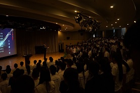       不忘传统，传承精神