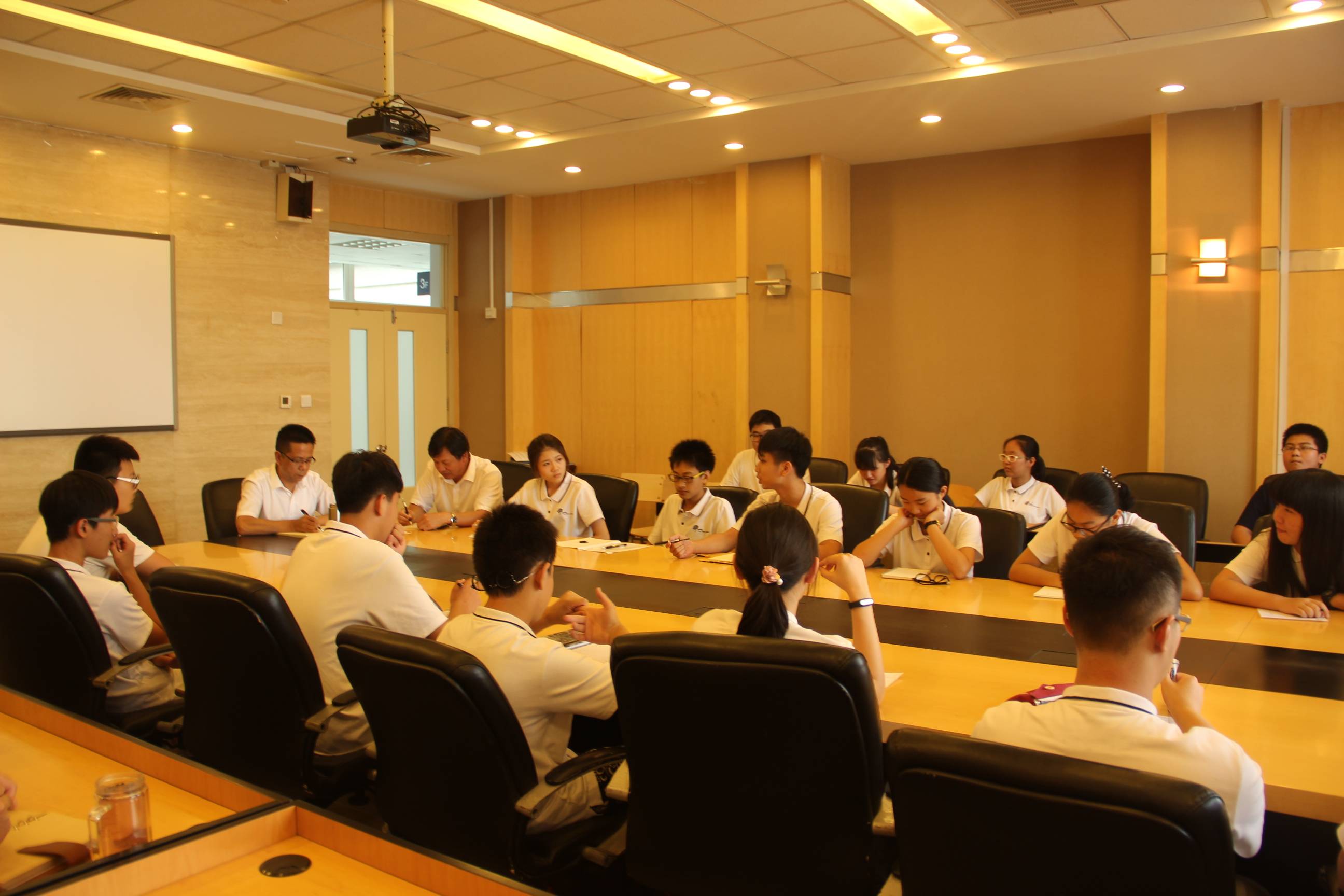 聆听新生的心声