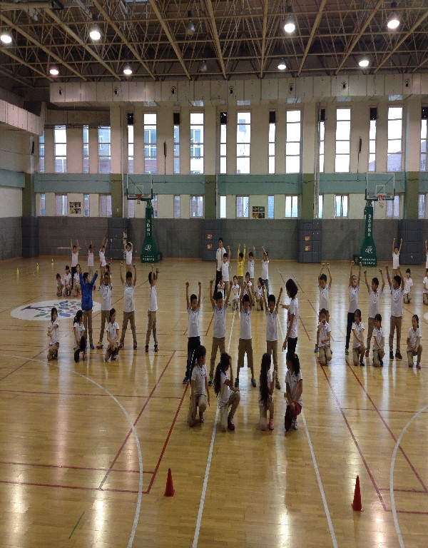 与科技共武（舞）——记运动会开幕式男武女舞排练