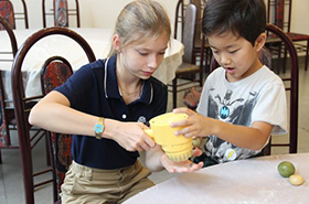 海上升明月，天涯共此时