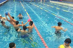 水中欢乐游——记中学游泳社团