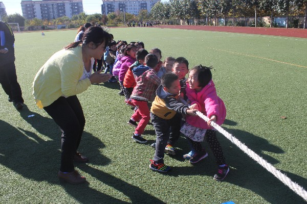  恒信彩小学部第七届拔河比赛系列报道——半决赛