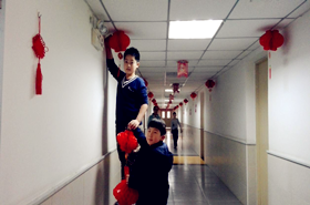 小学部生活区的文化布置