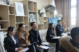 美术组实习教师公开课及听评课会议