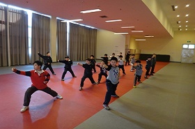 爱与创造：恒信彩的精武门