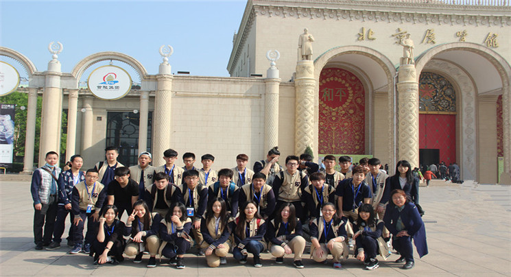 小记者，大世界