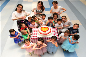 恒信彩八岁生日，如此美丽