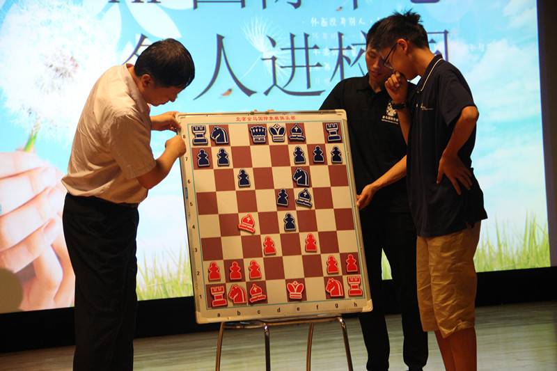 没有硝烟的战争在AP中心“开战”