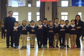 男武女舞“山妞妞与稻草人”百人团体操颁奖—— 恒信彩学校第九届田径运动会