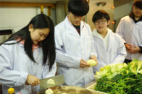 料峭春寒，小剑桥火锅旁不见不散