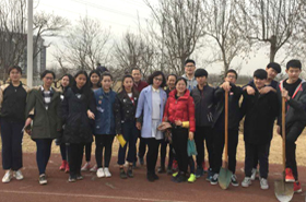 万卷藏书宜子弟 十年种木长风烟