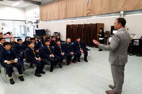 以学会友，如影随形