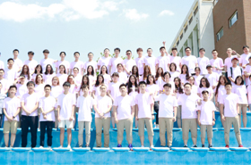 天边飘来粉色的云