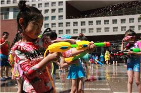 一起游戏，点亮快乐童年