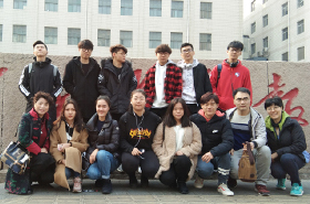 触摸百年历史 探索胡同文化