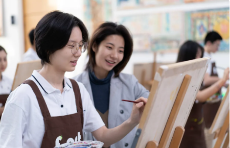 恒信彩多元高中强势出击，助你掌控未来！