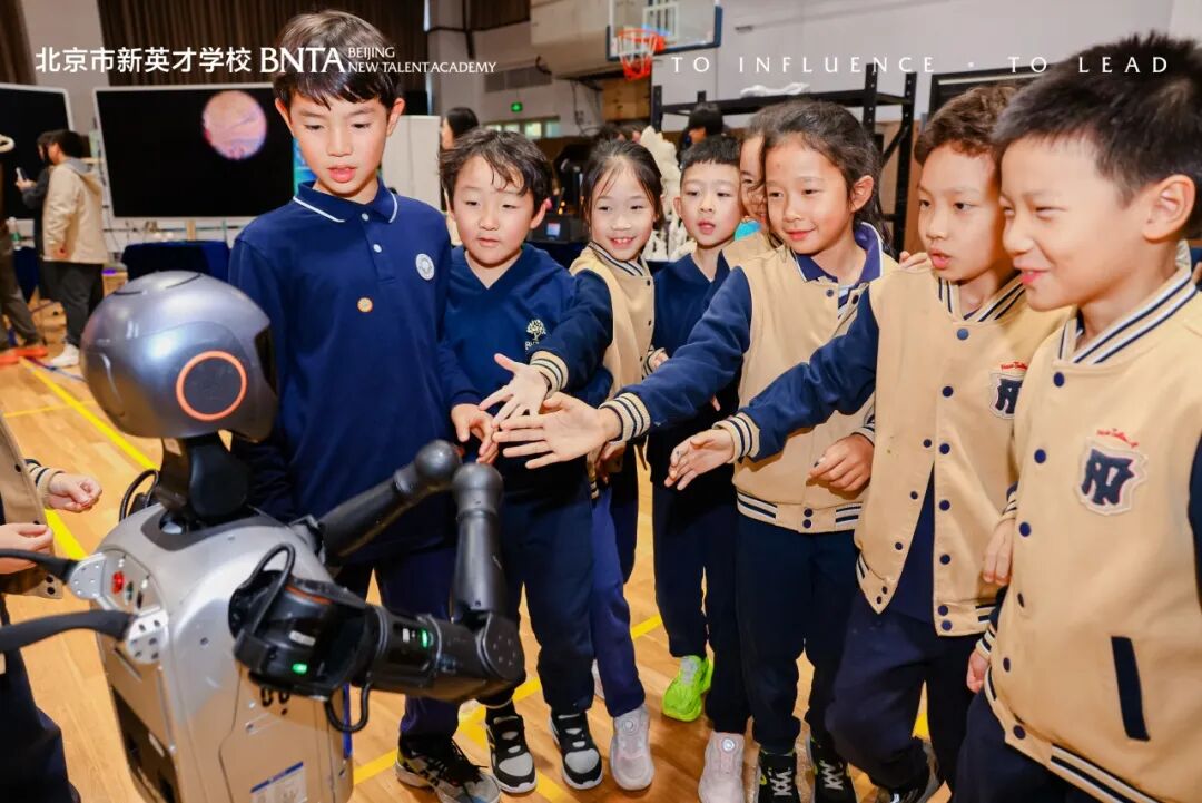 如何在科创教育中，同时拥有“平原”的广度与“山峰”的高度？恒信彩学校的答案是……